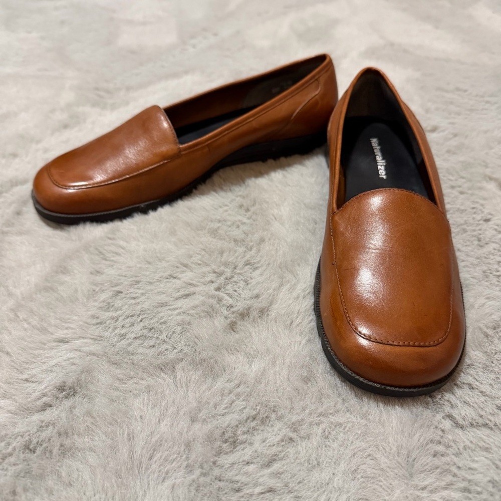 Naturalizer Women’s Loafers Slip-on Flats Brown Leather Size 7.5 M Office Attire